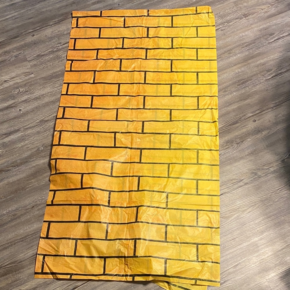 EUC Yellow Brick Road Plastic Floor Decorative Runner Approx 104”x26”